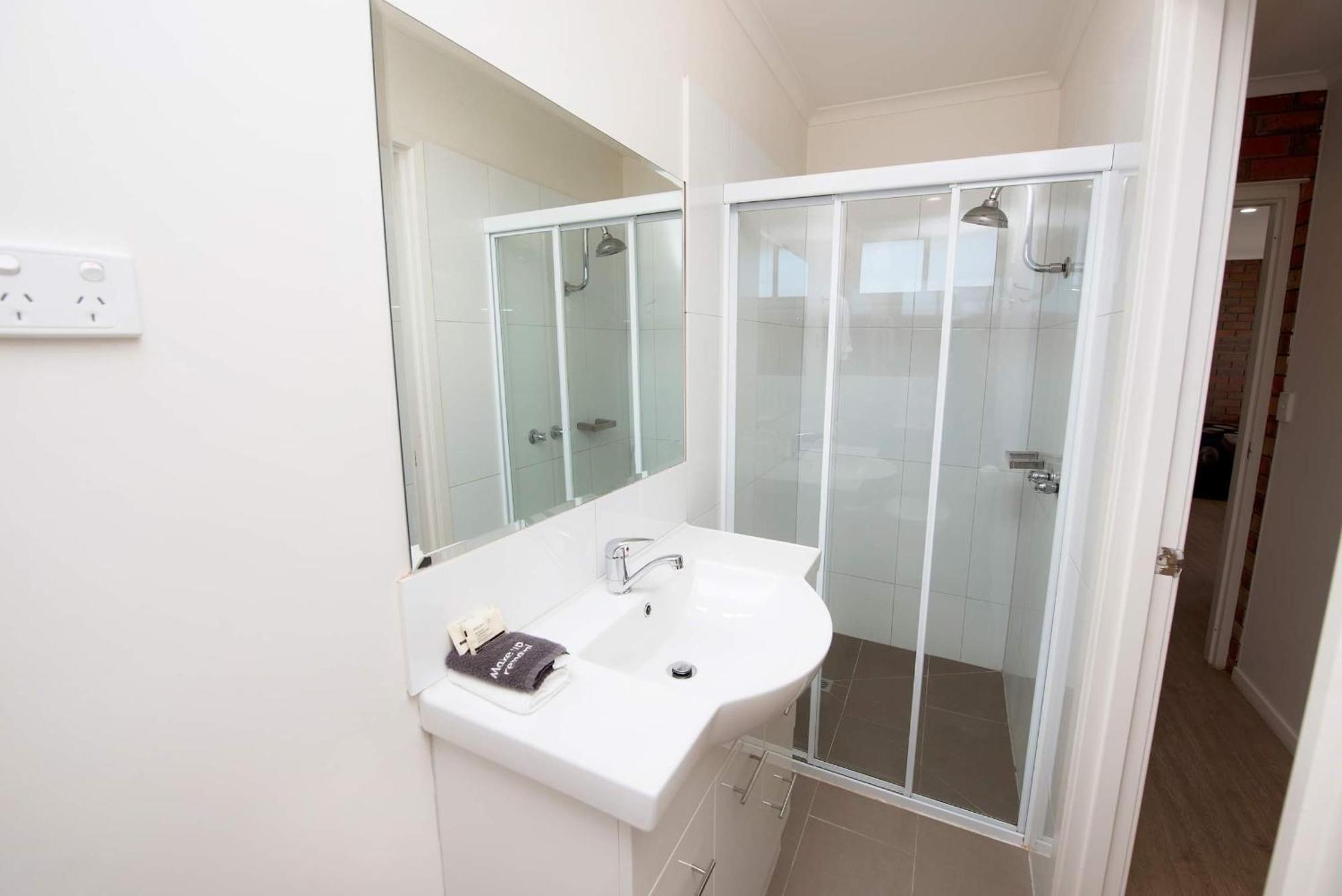 Jacaranda Holiday Units Суон Хил Екстериор снимка