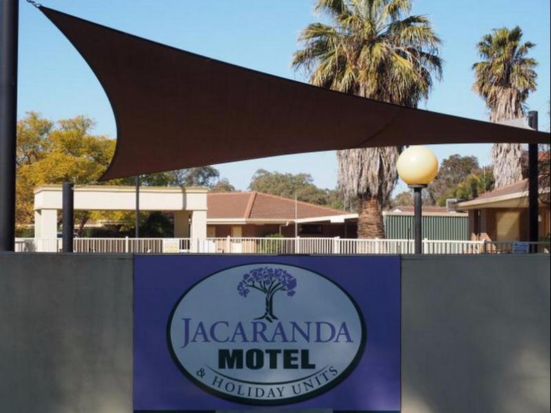 Jacaranda Holiday Units Суон Хил Екстериор снимка