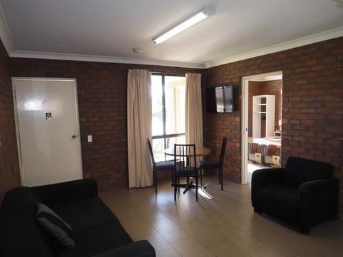 Jacaranda Holiday Units Суон Хил Екстериор снимка
