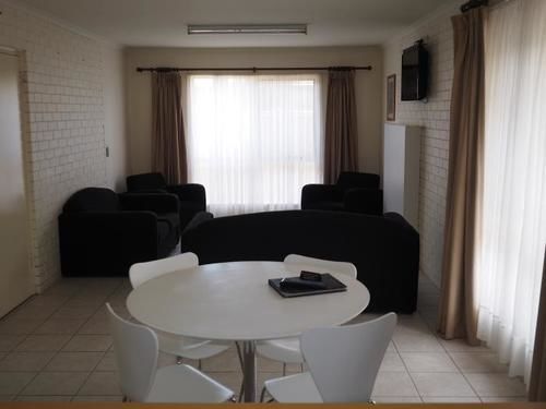Jacaranda Holiday Units Суон Хил Екстериор снимка